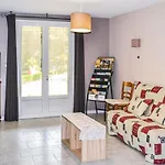 Сasa de vacaciones 4 Bedroom Cozy In *