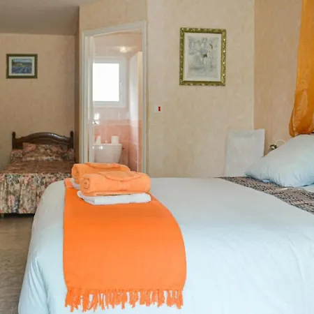 Сasa de vacaciones 4 Bedroom Cozy In