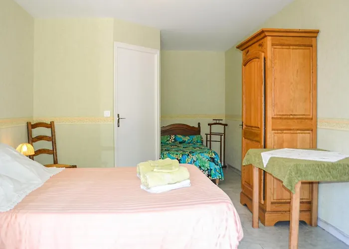 4 Bedroom Cozy In 別荘 La Douze